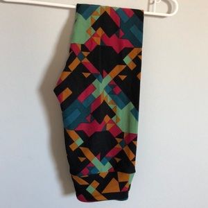 Lularoe one size leggings in geometric print